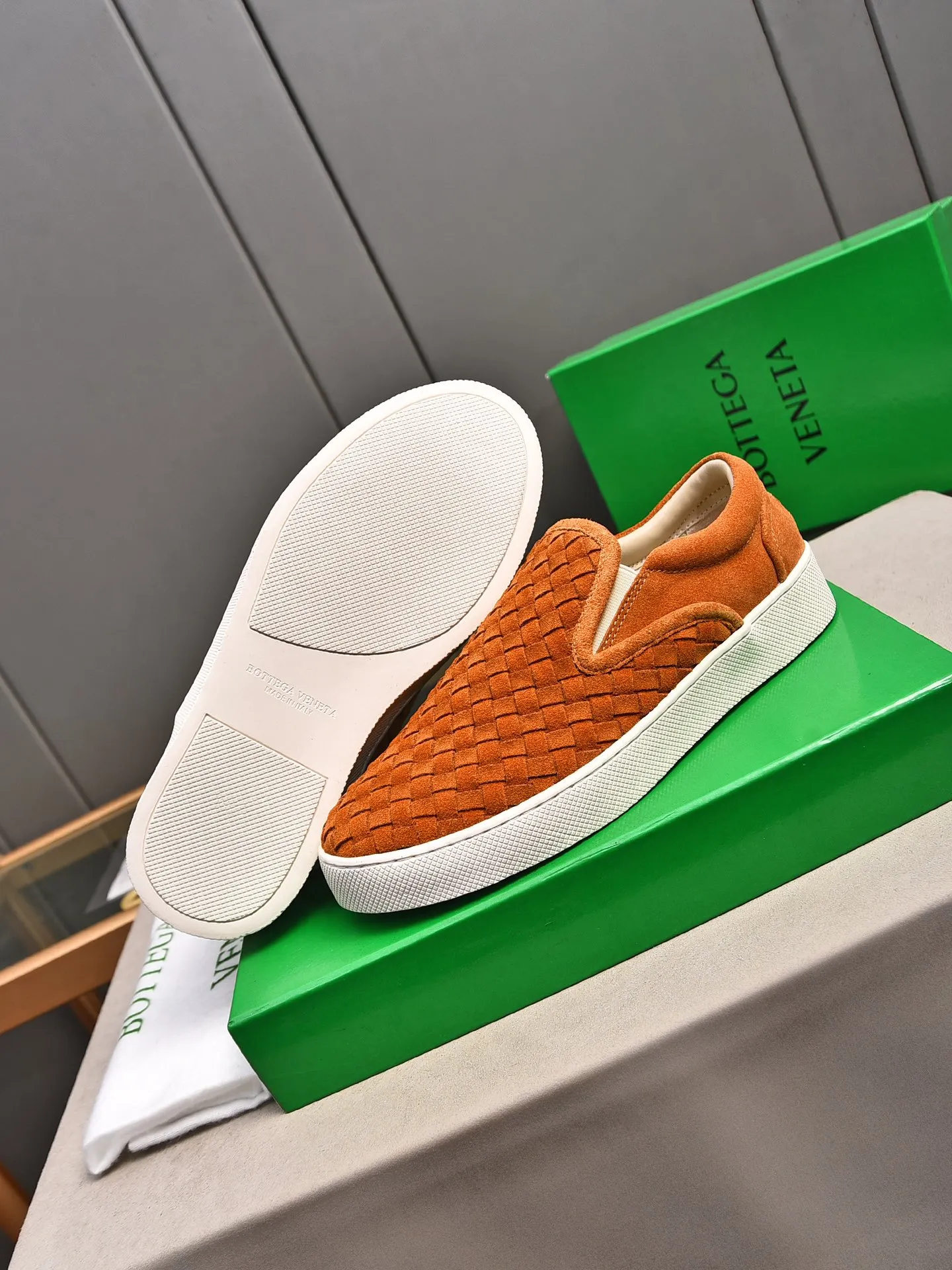 Men's shoes 💰460 [Sleeves series] BOTTEG* VENET* - high-end boutique Size: 38-44 (45 customized) BV new product, first-layer cowhide artificially woven classic style harmoniously blends with contemporary fashion temperament, rubber soles are light and flexible, water-dyed sheepskin pads! [Taobao, Tmall, and live streaming are the first choices]